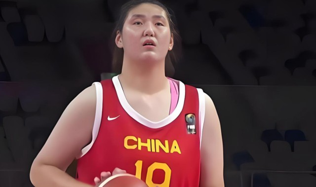 充分肯定！王思雨点评2米26张子宇：能成为世界顶级中锋