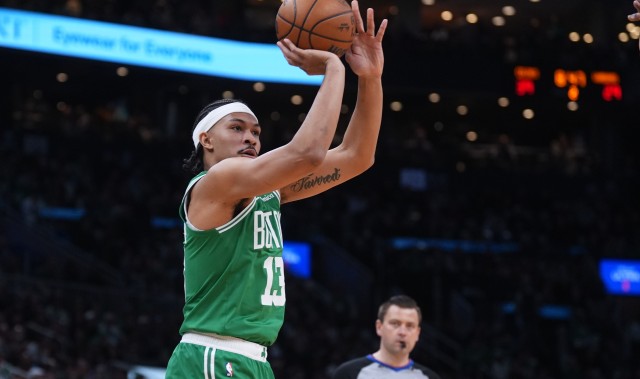 华体会APP-外线练手！凯尔特人首节23次出手有16次是三分 但仅命中4球