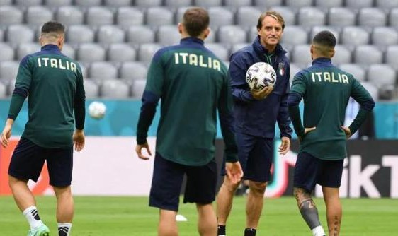 HuaTiHui-伟大的曼奇尼是如何练成的③：三战比利时，三种流派